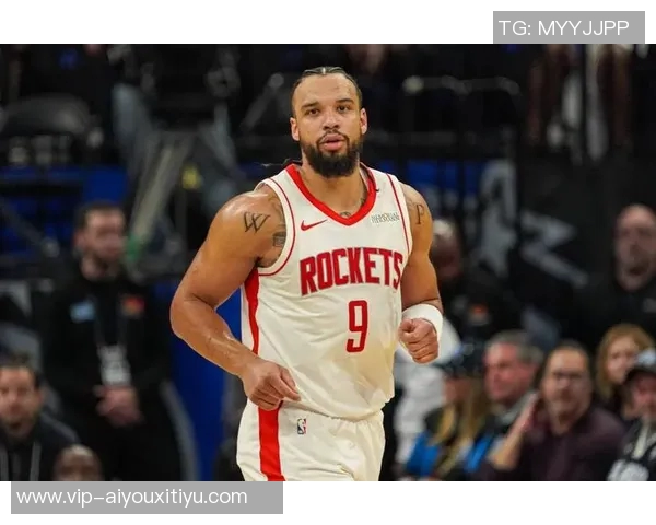 狄龙与火箭球员深情拥抱展现真爱情怀温暖全场