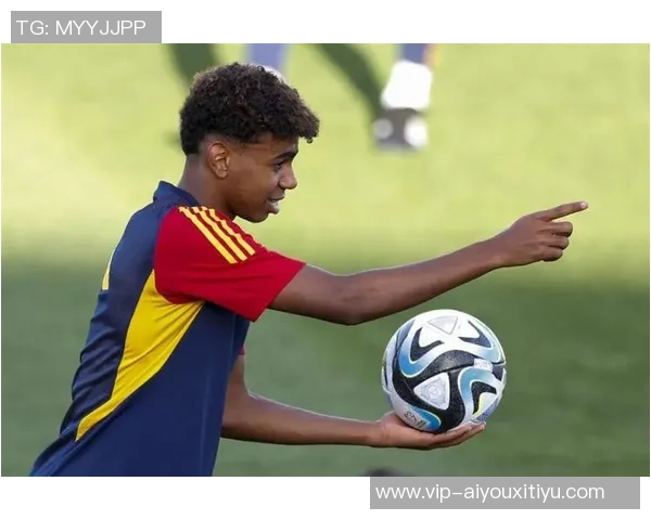 亚马尔社交媒体未关注梅西引发球迷对两人关系的热议与猜测 亚马尔社交媒体未关注梅西引发球迷对两人关系的热议与猜测