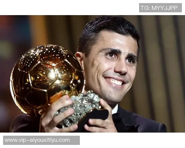 一年前的今天罗德里荣获金球奖见证足球历史的辉煌时刻 一年前的今天罗德里荣获金球奖见证足球历史的辉煌时刻