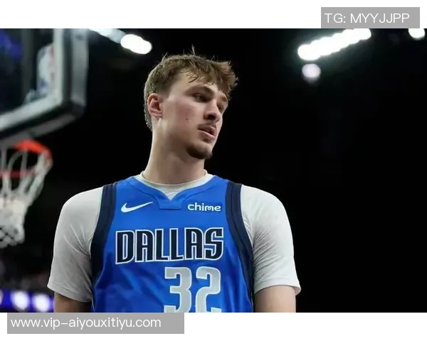 奇才主教练称赞萨尔在对抗独行侠时成为防守核心力量 奇才主教练称赞萨尔在对抗独行侠时成为防守核心力量