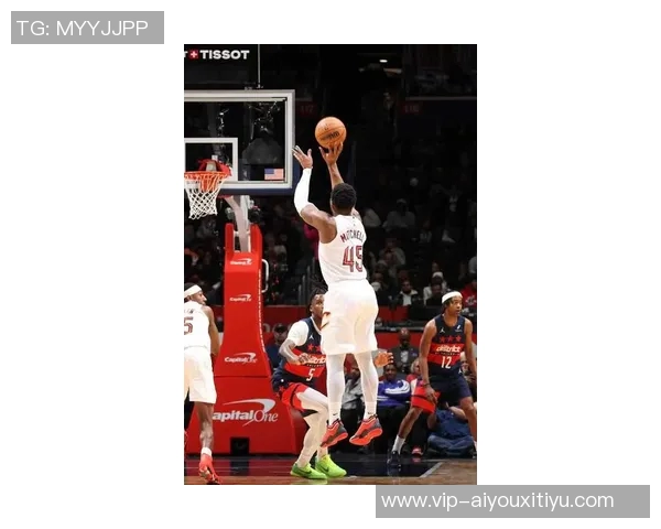 米切尔砍下42分表现惊艳但球队遗憾未能逆转胜局