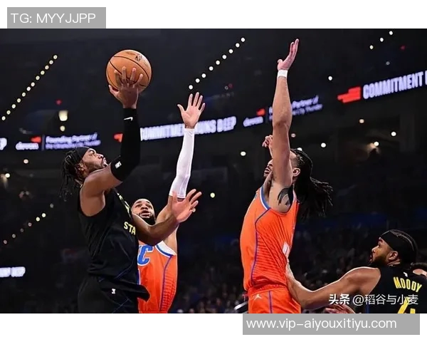 兰德尔表现平平全场10投仅4中贡献16分5篮板1助攻次节状态低迷未能得分